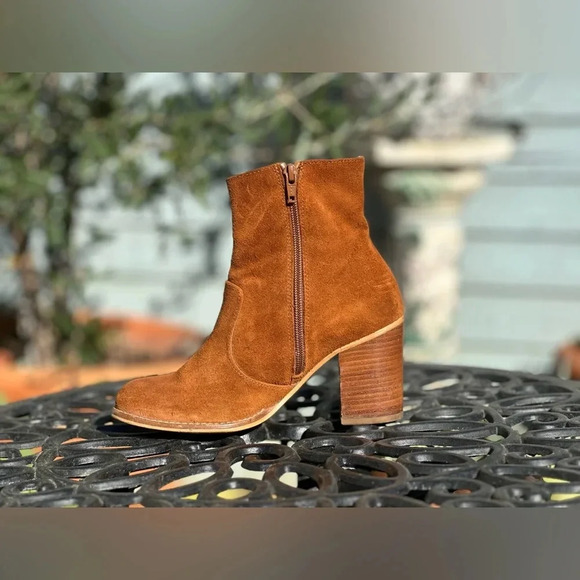 House of Harlow — Arabella Suede Ankle Boots - Picture 4 of 6